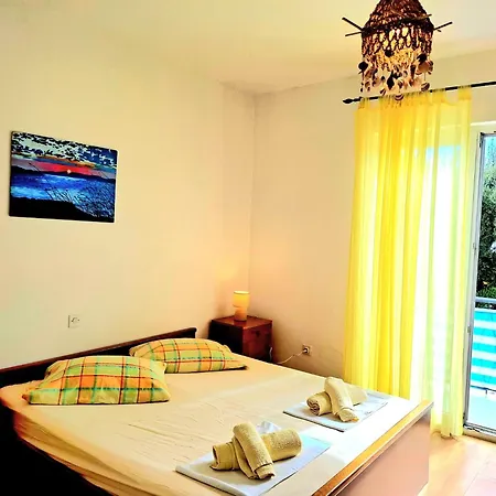 Meli Seafront Chill Gæstehus Rab Town