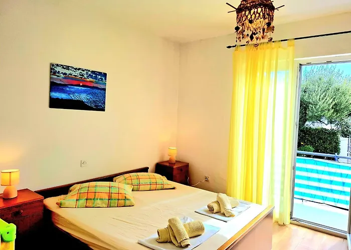 Meli Seafront Chill Gæstehus Rab Town